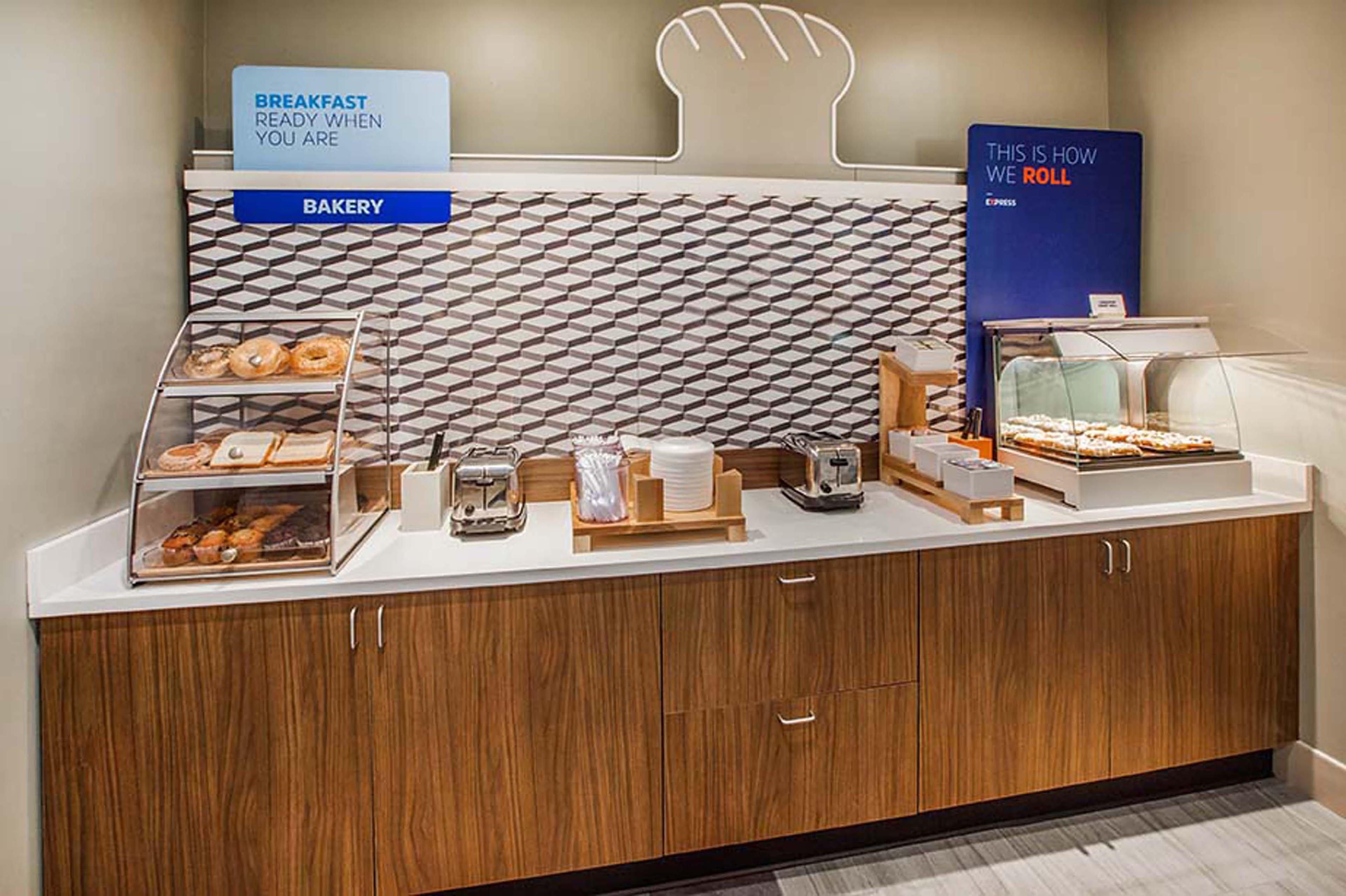 Holiday Inn Express & Suites Alpharetta By Ihg Eksteriør billede